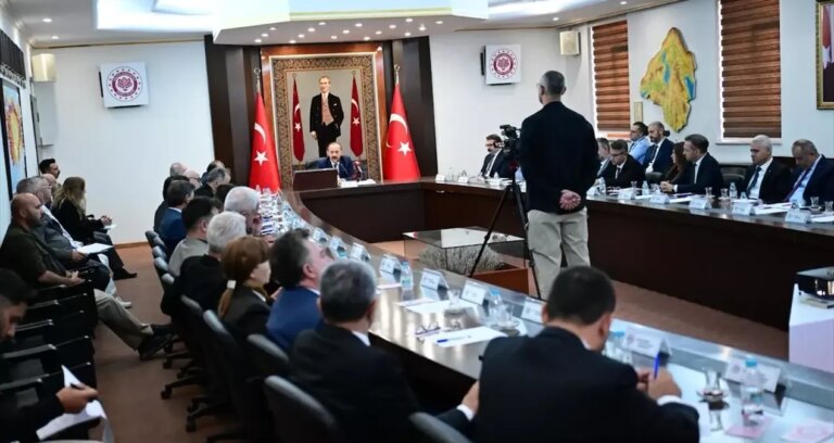 sehri-ayaga-kaldiran-iddia-vali-cikan-haberleri-kesin-bir-dille-yalanladi-32V6gxR4.jpg