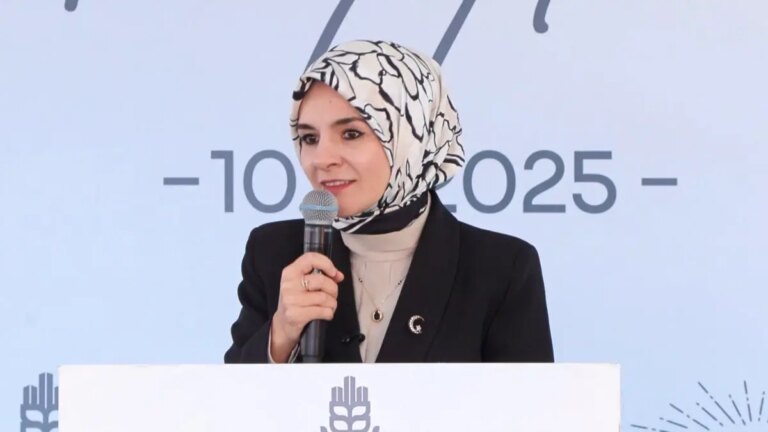 basaksehirde-aile-ve-sosyal-hizmetler-bakanindan-yeni-merkez-acilisi-3jRxQkJD.jpg