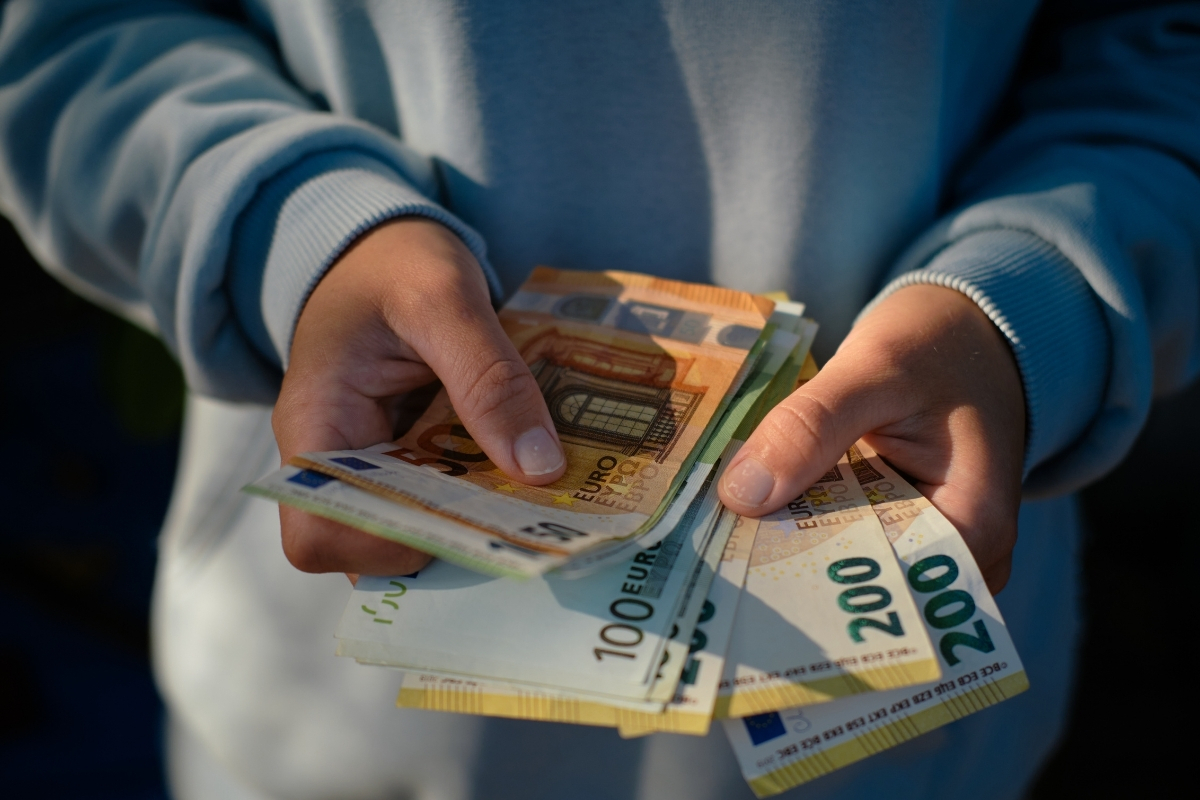 euro bolgesi ekonomisi ucuncu ceyrekte yuzde 02 buyuyerek piyasa beklentilerini asti YkyOaYiC.jpg