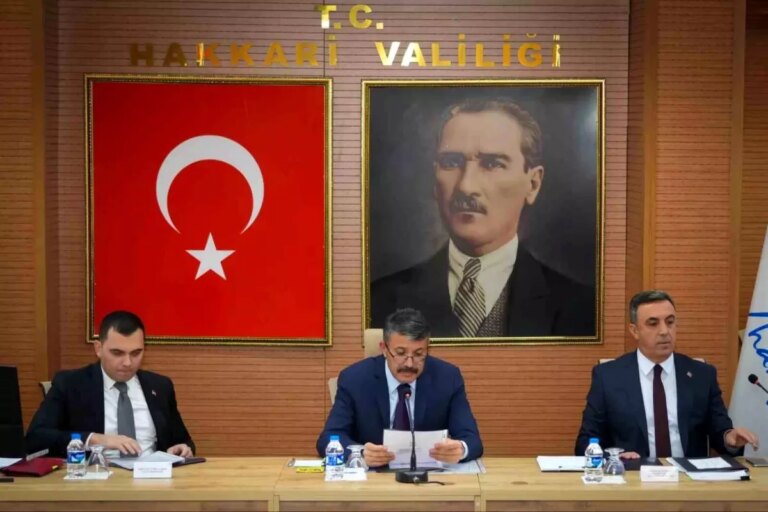 hakkaride-74-milyar-tllik-yatirimlar-istisare-edildi-3jGRQADc.jpg