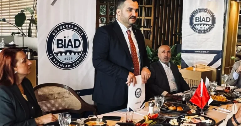 istanbulda genc girisimcilerin dinamizmi biad catisinda bulusturdu 89a9LZeV.webp