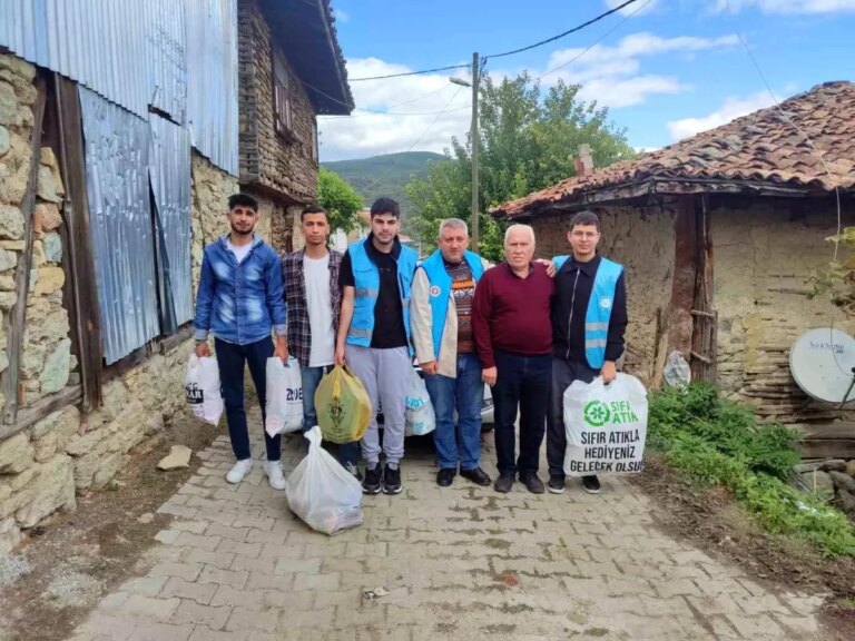 kopenez koyundeki yangin magdurlarina yardim eli YWXOqvX3.jpg