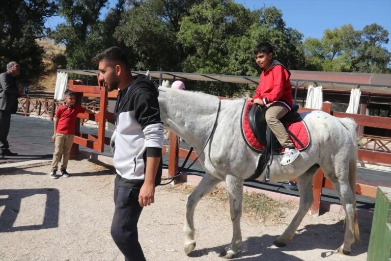 malatyada cocuklara vatan ve bayrak sevgisi asilaniyor li1XjiiQ.jpg