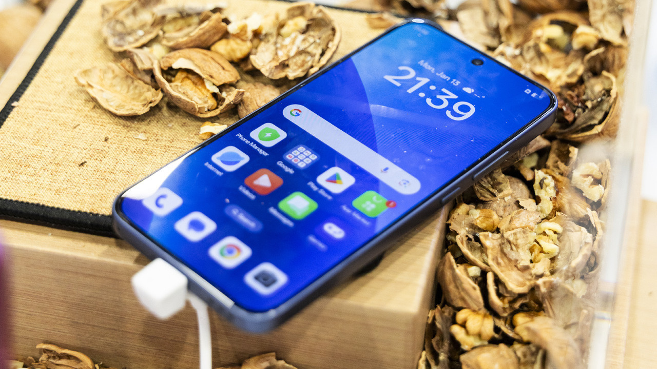 oppo a6 pro turkiyede satisa sunuluyor iste fiyati ve ozellikleri PQ4dkvHE.jpg