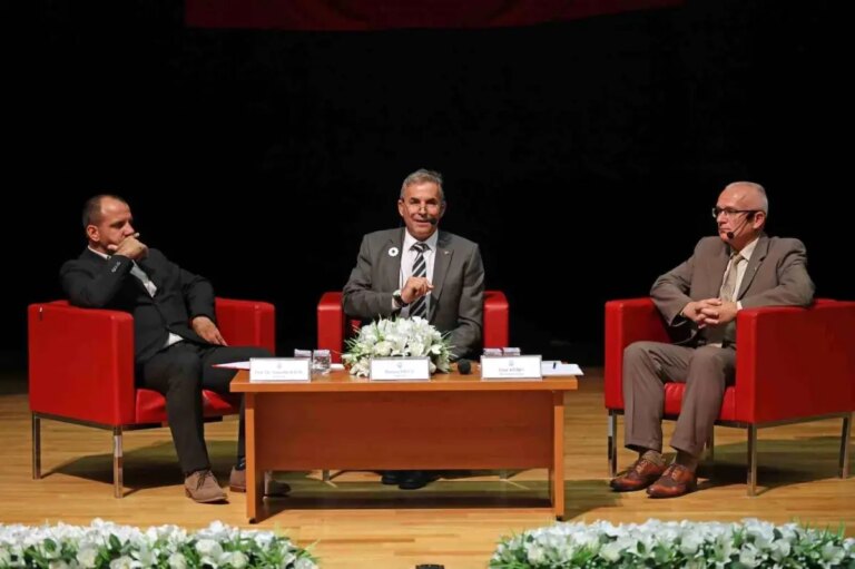 talas belediyesinden aliya izzetbegovic anma programi aH988N51.jpg