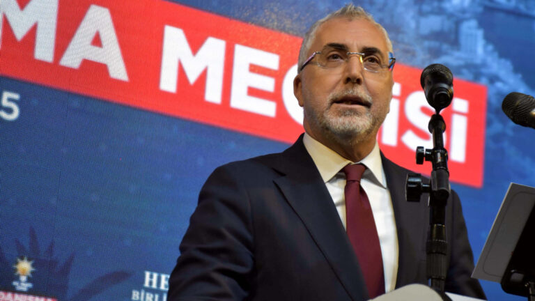 vedat-isikhan-izmir-cop-daglarindan-ve-kokudan-gecilmiyor-6MsBx8Eb.jpg