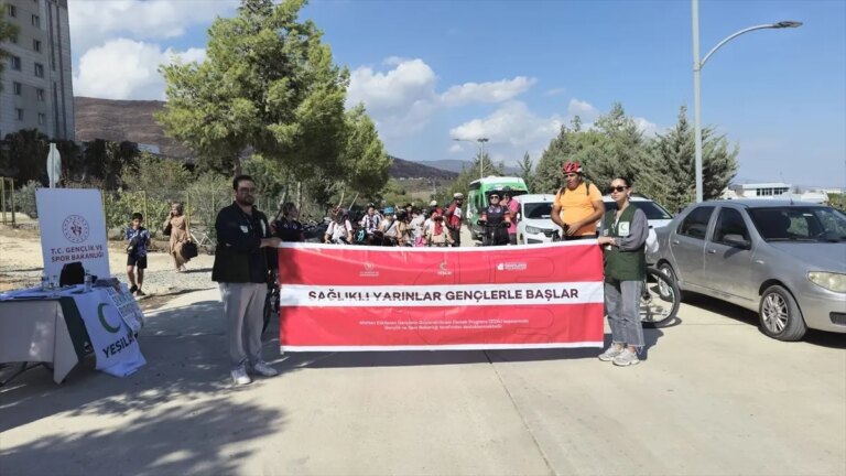 yesilay-hatayda-gencler-icin-bisiklet-turu-duzenledi-wsxvah31.jpg